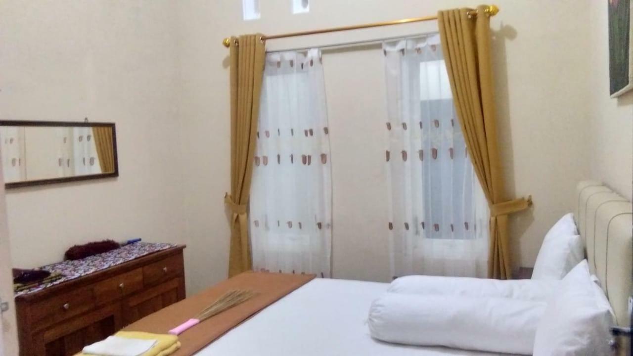 Homestay Wahyudi 1 Syariah Tlekung Kamer foto