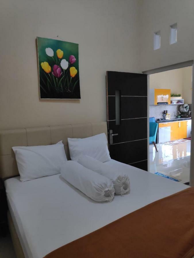 Homestay Wahyudi 1 Syariah Tlekung Buitenkant foto