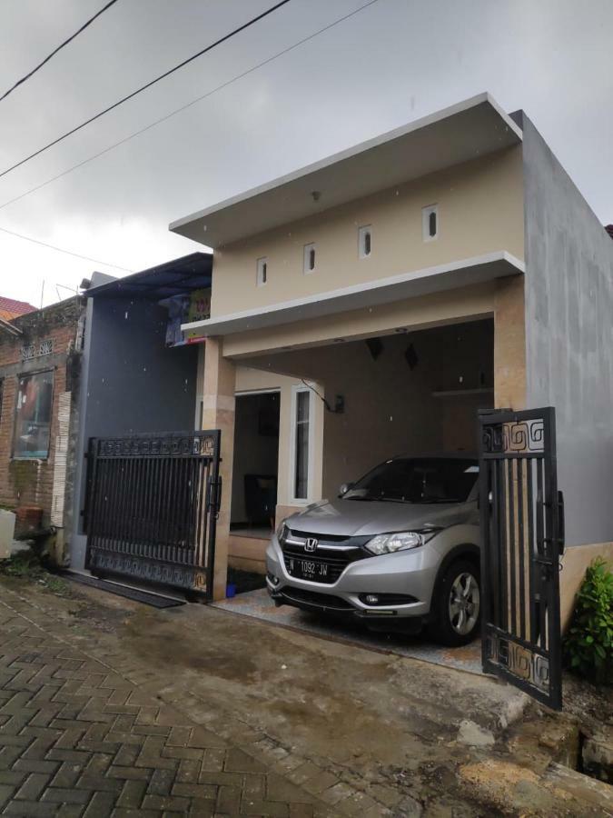 Homestay Wahyudi 1 Syariah Tlekung Buitenkant foto