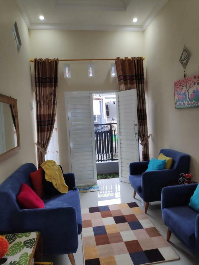 Homestay Wahyudi 1 Syariah Tlekung Buitenkant foto
